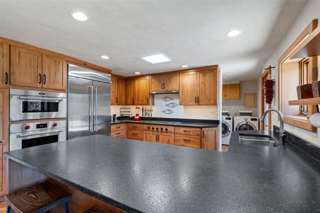 4 Camino Cielo Azul, Santa Fe, NM 87508