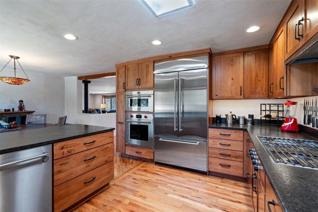 4 Camino Cielo Azul, Santa Fe, NM 87508