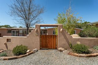 4 Camino Cielo Azul, Santa Fe, NM 87508