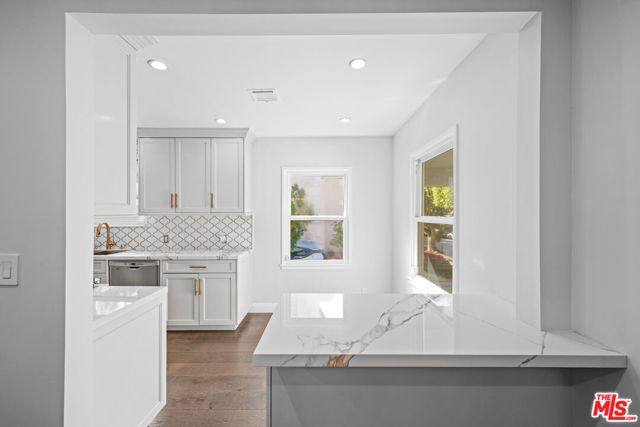 2036 Hillsboro Avenue, Los Angeles, CA 90034