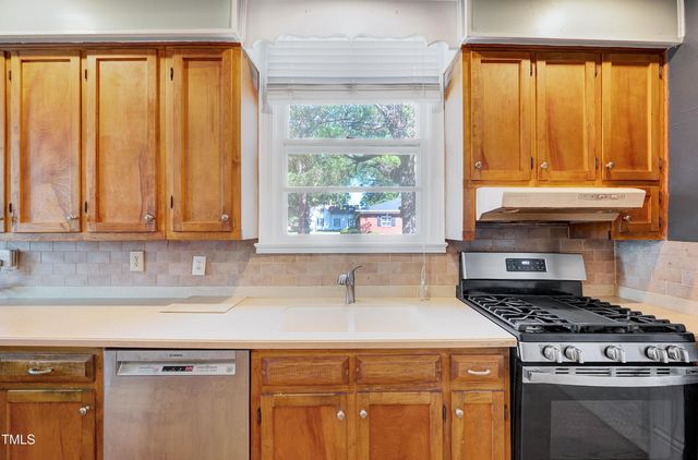 300 E 2nd Street, Kenly, NC 27542