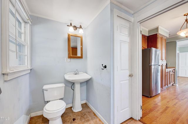 300 E 2nd Street, Kenly, NC 27542