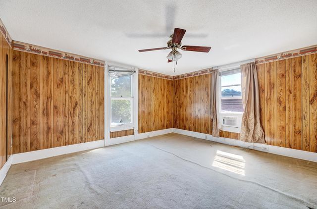 300 E 2nd Street, Kenly, NC 27542