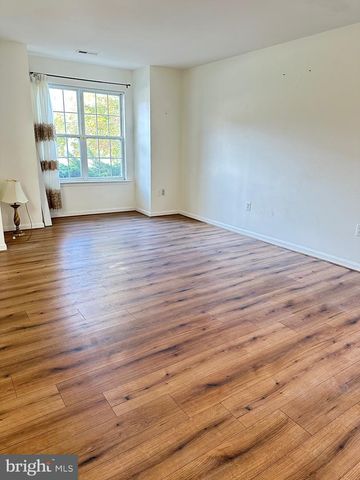 20408 RIVER BANK ST, Sterling, VA 20165