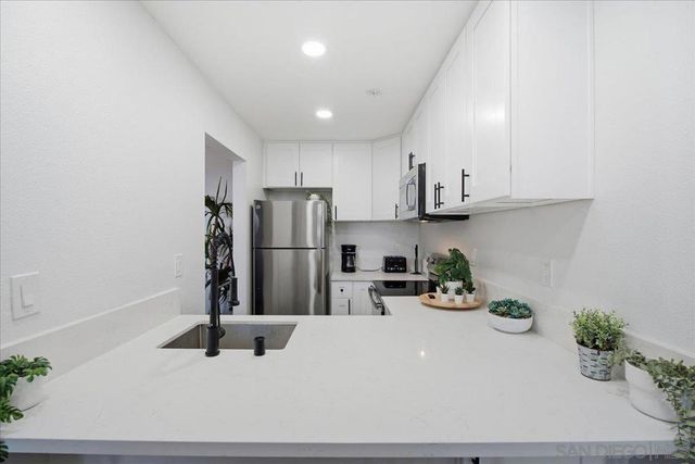 4465 Ocean 4, San Diego, CA 92109