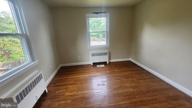 3209 LESLIE AVE, Temple Hills, MD 20748