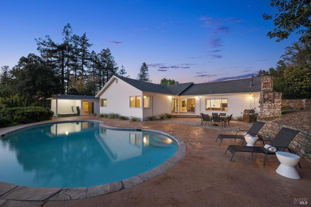 1236 N Fitch Mountain Rd, Healdsburg, CA 95448