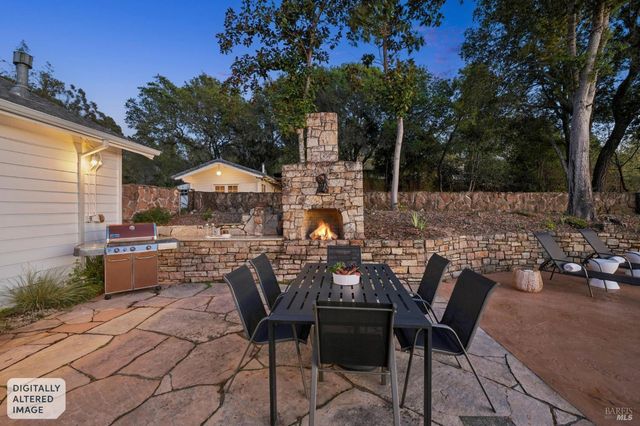 1236 N Fitch Mountain Rd, Healdsburg, CA 95448