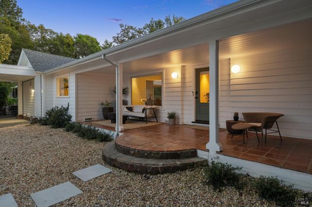 1236 N Fitch Mountain Rd, Healdsburg, CA 95448