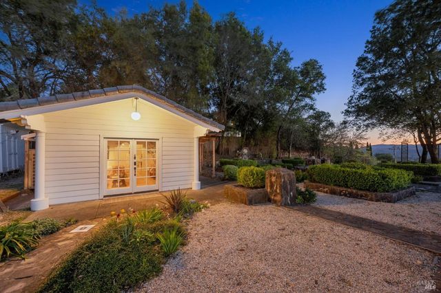 1236 N Fitch Mountain Rd, Healdsburg, CA 95448