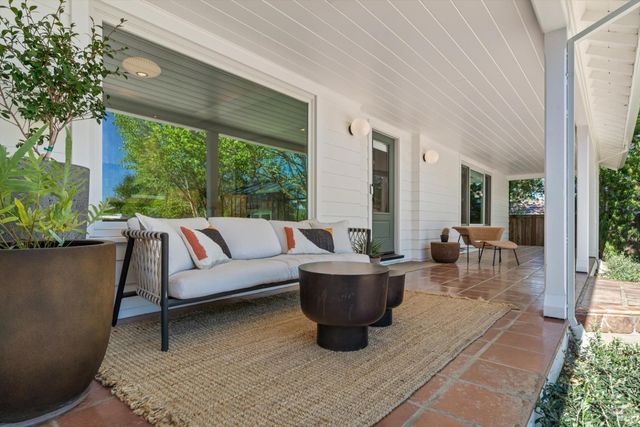 1236 N Fitch Mountain Rd, Healdsburg, CA 95448