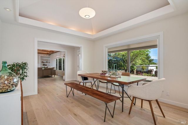 1236 N Fitch Mountain Rd, Healdsburg, CA 95448