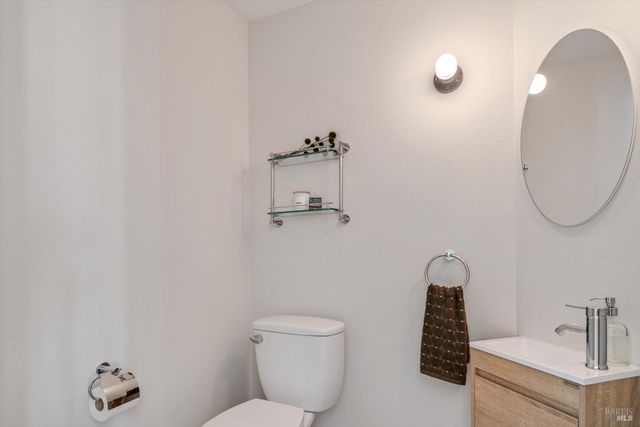 1236 N Fitch Mountain Rd, Healdsburg, CA 95448