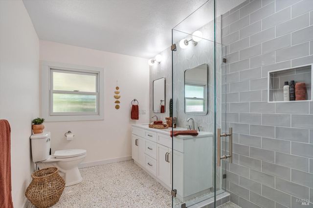 1236 N Fitch Mountain Rd, Healdsburg, CA 95448