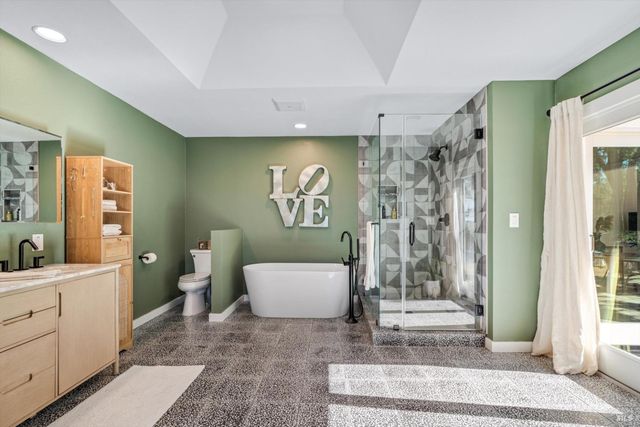 1236 N Fitch Mountain Rd, Healdsburg, CA 95448