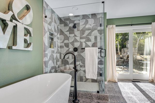 1236 N Fitch Mountain Rd, Healdsburg, CA 95448