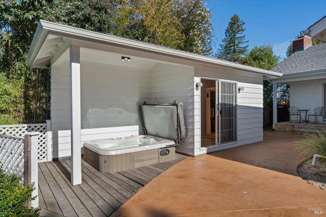 1236 N Fitch Mountain Rd, Healdsburg, CA 95448