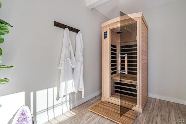 1236 N Fitch Mountain Rd, Healdsburg, CA 95448