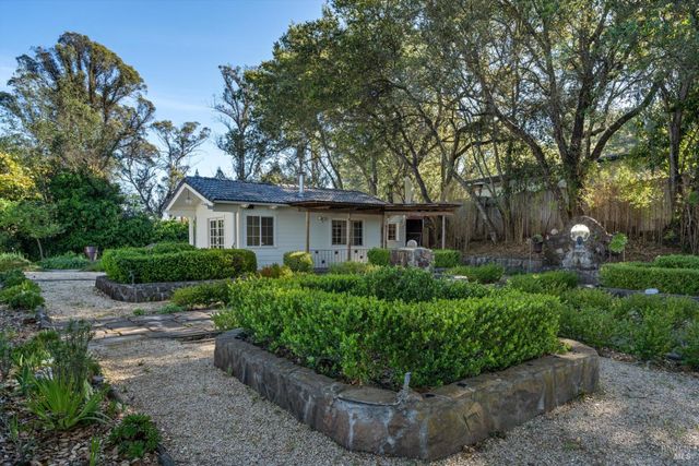 1236 N Fitch Mountain Rd, Healdsburg, CA 95448