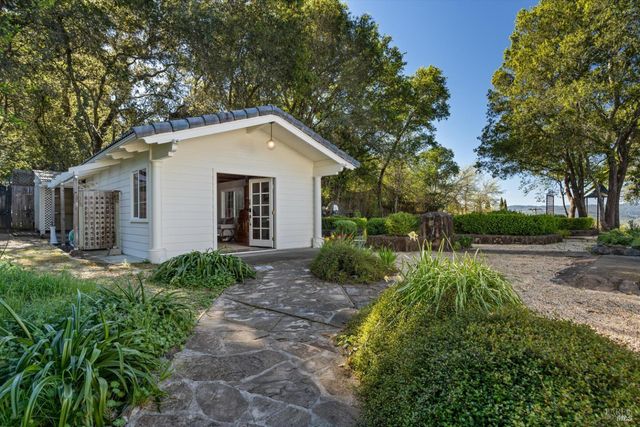 1236 N Fitch Mountain Rd, Healdsburg, CA 95448
