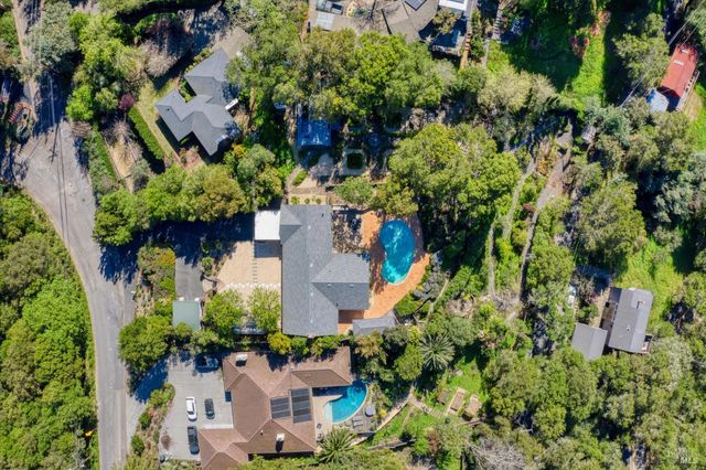 1236 N Fitch Mountain Rd, Healdsburg, CA 95448