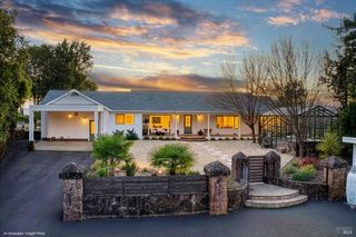 1236 N Fitch Mountain Rd, Healdsburg, CA 95448