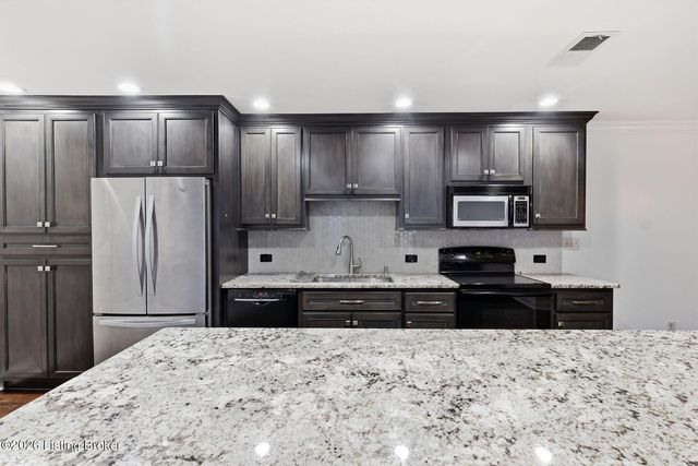 4708 Weybridge Gardens 104, Louisville, KY 40207