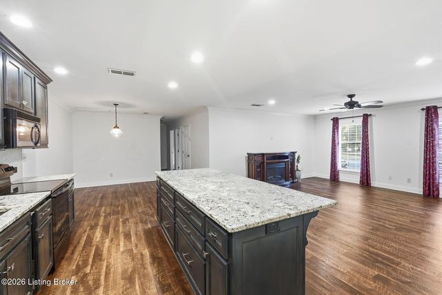 4708 Weybridge Gardens 104, Louisville, KY 40207