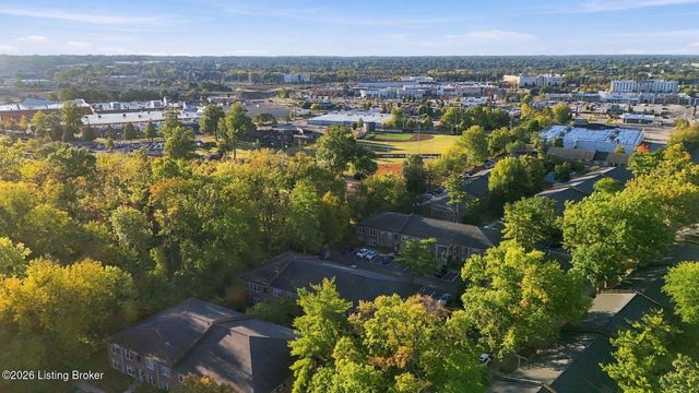 4708 Weybridge Gardens 104, Louisville, KY 40207