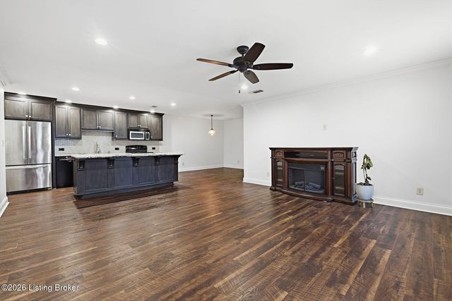 4708 Weybridge Gardens 104, Louisville, KY 40207