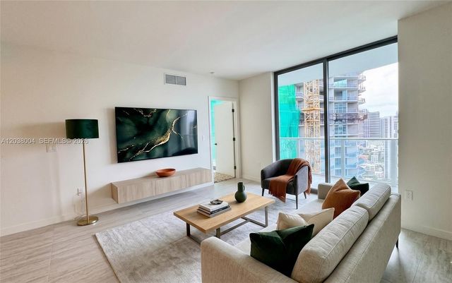 77 SE 5th Street 4002, Miami, FL 33131