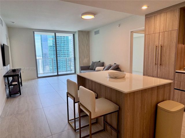 77 SE 5th Street 4002, Miami, FL 33131