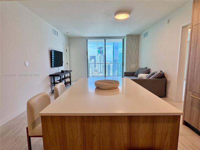77 SE 5th Street 4002, Miami, FL 33131