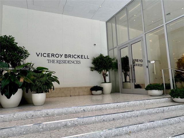77 SE 5th Street 4002, Miami, FL 33131