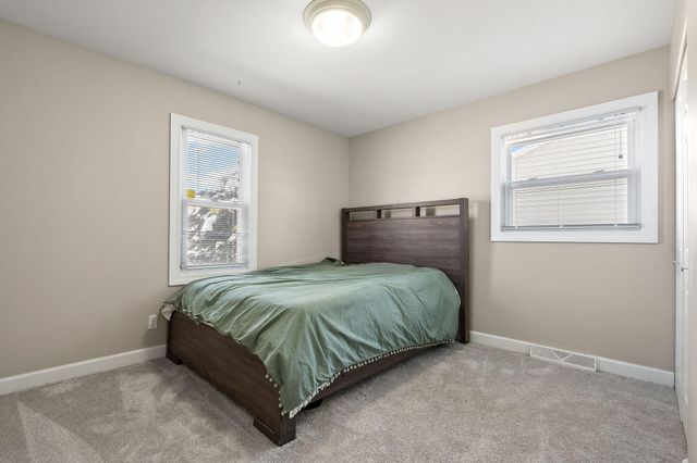 1407 Peachtree Drive, Valparaiso, IN 46383