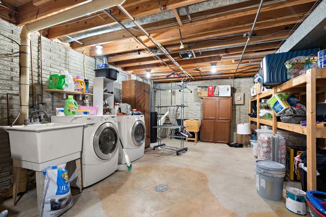 1407 Peachtree Drive, Valparaiso, IN 46383