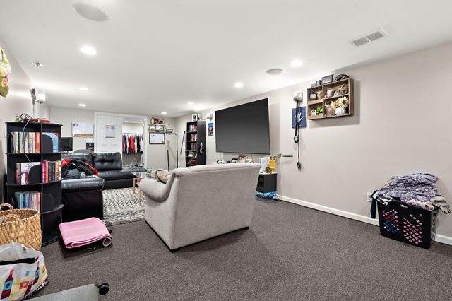 1407 Peachtree Drive, Valparaiso, IN 46383