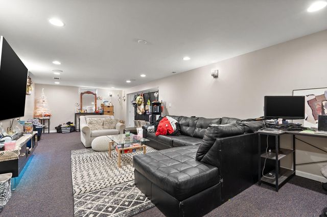 1407 Peachtree Drive, Valparaiso, IN 46383