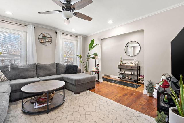 1407 Peachtree Drive, Valparaiso, IN 46383