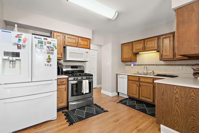 1407 Peachtree Drive, Valparaiso, IN 46383