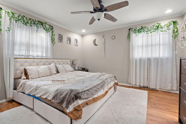 1407 Peachtree Drive, Valparaiso, IN 46383