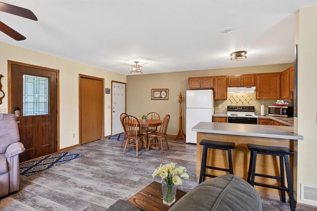 403 Hanson Road, Stoughton, WI 53589