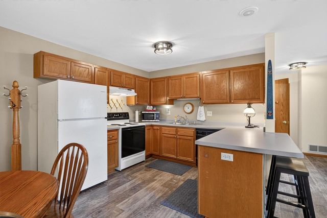 403 Hanson Road, Stoughton, WI 53589