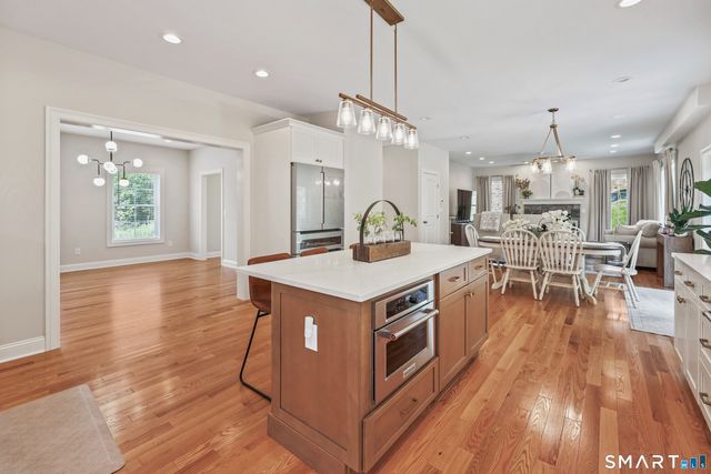18 Hunting Ridge Road, Middlebury, CT 06762