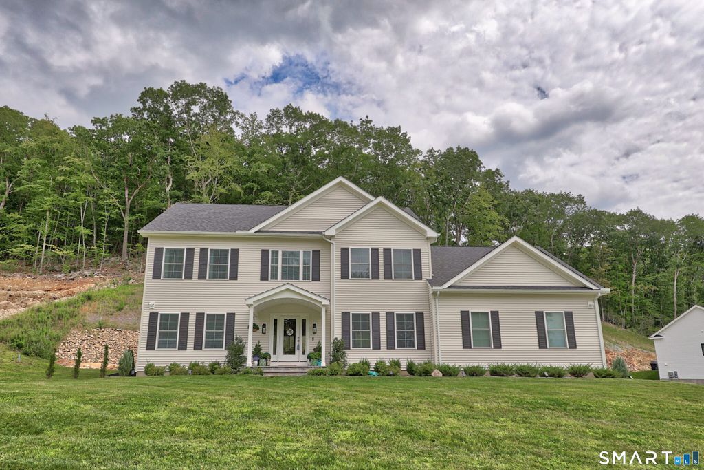 18 Hunting Ridge Road, Middlebury, CT 06762