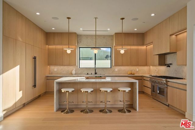 12657 Dewey Street, Los Angeles, CA 90066