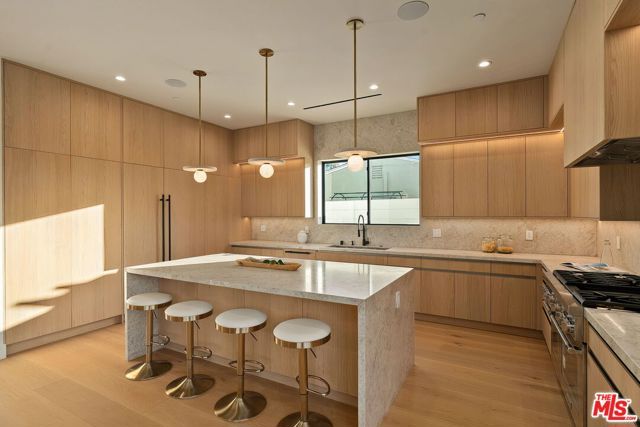 12657 Dewey Street, Los Angeles, CA 90066