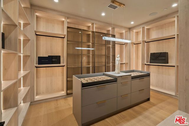 12657 Dewey Street, Los Angeles, CA 90066
