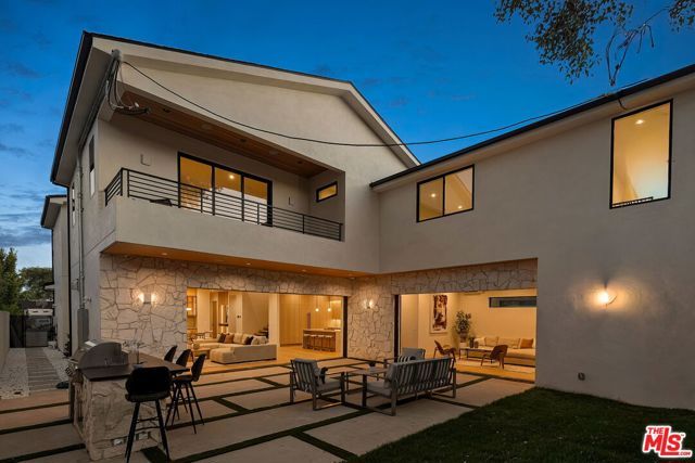 12657 Dewey Street, Los Angeles, CA 90066