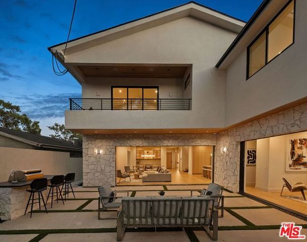 12657 Dewey Street, Los Angeles, CA 90066
